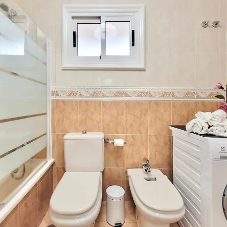 Апартаменты Casa Majos *